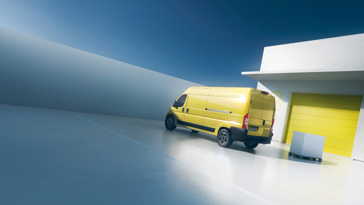 Pogled od zadaj na novi Opel Movano